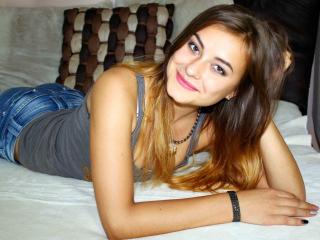 Photo de profil sexy du modèle Kasinaya, pour un live show webcam très hot !