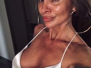 Photo de profil sexy du modèle SexyCynthyaX, pour un live show webcam très hot !